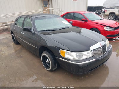 LINCOLN TOWN CAR 2001
