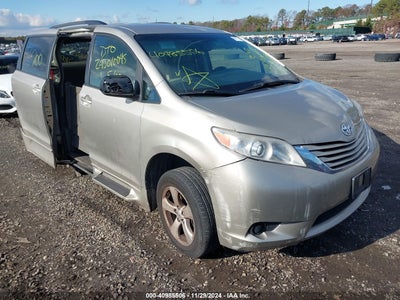 TOYOTA SIENNA 2015