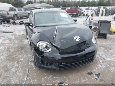 VOLKSWAGEN BEETLE 2015