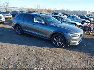 VOLVO V90 CROSS COUNTRY 2017