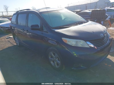 TOYOTA SIENNA 2011