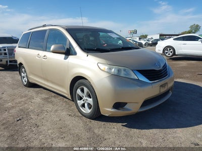 TOYOTA SIENNA 2012