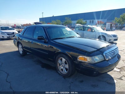 FORD CROWN VICTORIA 2011