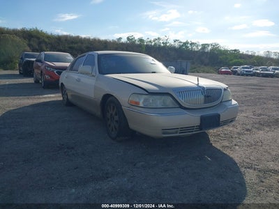 LINCOLN TOWN CAR 2004
