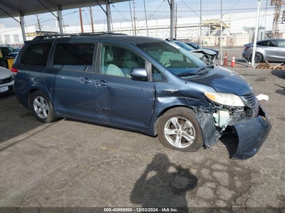 TOYOTA SIENNA 2013