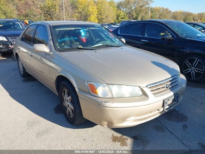 TOYOTA CAMRY 2001