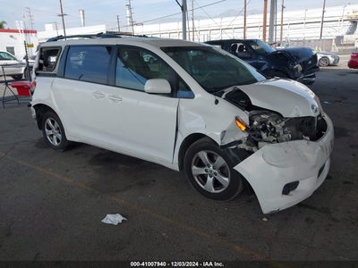 TOYOTA SIENNA 2014