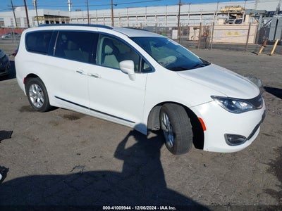 CHRYSLER PACIFICA 2018
