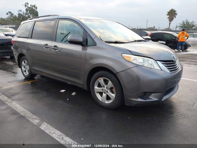 TOYOTA SIENNA 2017