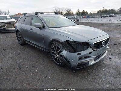 VOLVO V90 CROSS COUNTRY 2017