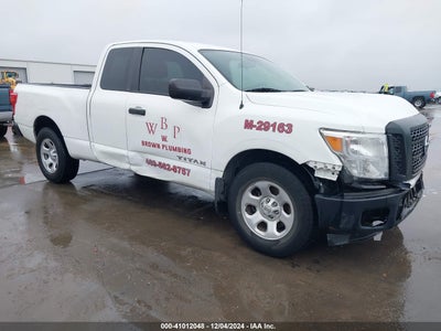 NISSAN TITAN 2017