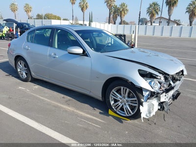 INFINITI Q40 2015