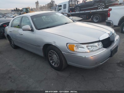 LINCOLN TOWN CAR 2002