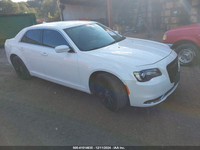 CHRYSLER 300 2015