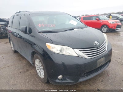 TOYOTA SIENNA 2015