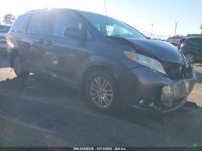 TOYOTA SIENNA 2014