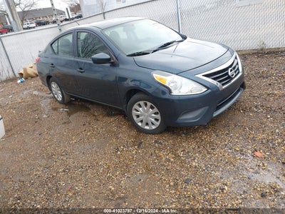 NISSAN VERSA 2017