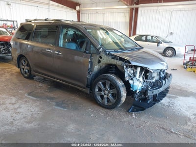 TOYOTA SIENNA 2015