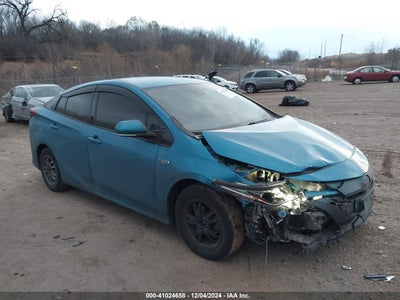 TOYOTA PRIUS PRIME 2017