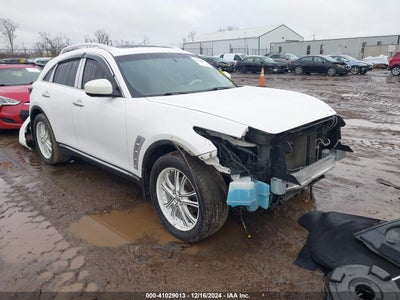 INFINITI FX35 2010