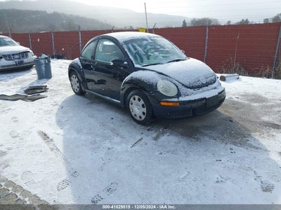 VOLKSWAGEN NEW BEETLE 2010