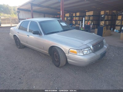 FORD CROWN VICTORIA 2010