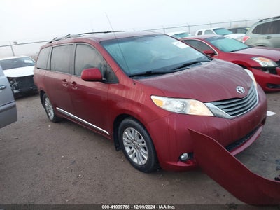 TOYOTA SIENNA 2013