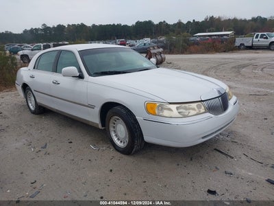 LINCOLN TOWN CAR 2000