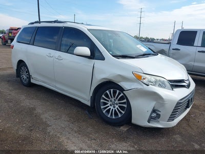 TOYOTA SIENNA 2018