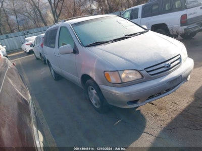TOYOTA SIENNA 2002