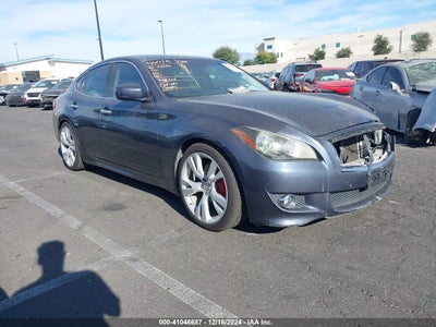 INFINITI M37 2011