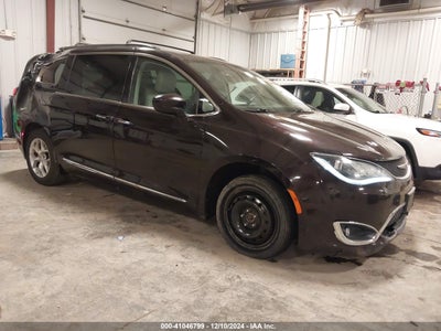 CHRYSLER PACIFICA 2017