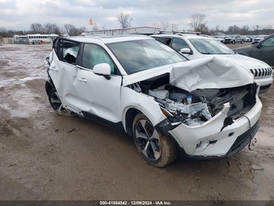 VOLVO XC40 2024