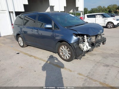 TOYOTA SIENNA 2015