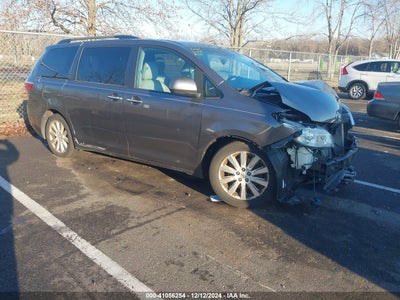 TOYOTA SIENNA 2015