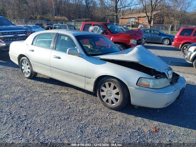 LINCOLN TOWN CAR 2005
