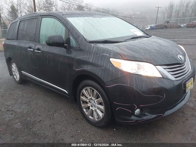 TOYOTA SIENNA 2015