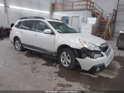 SUBARU OUTBACK 2014