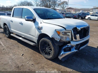 NISSAN TITAN 2017