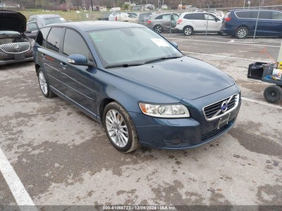 VOLVO V50 2011