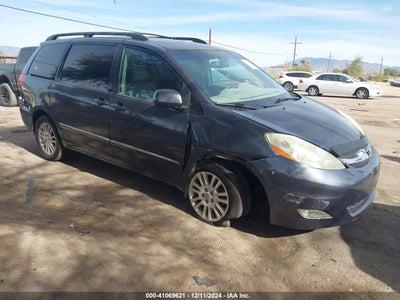 TOYOTA SIENNA 2010