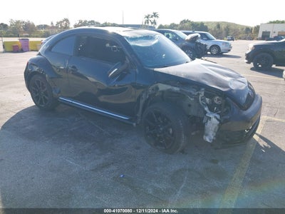 VOLKSWAGEN BEETLE 2013