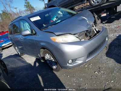 TOYOTA SIENNA 2011