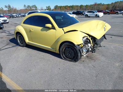 VOLKSWAGEN BEETLE 2013