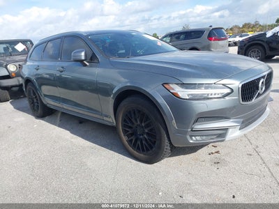 VOLVO V90 CROSS COUNTRY 2017