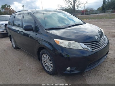 TOYOTA SIENNA 2013