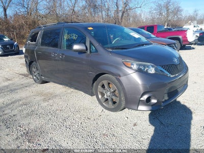 TOYOTA SIENNA 2011