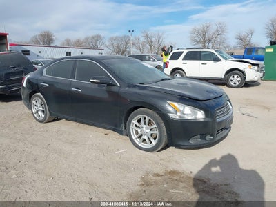 NISSAN MAXIMA 2010