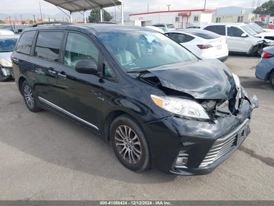 TOYOTA SIENNA 2019