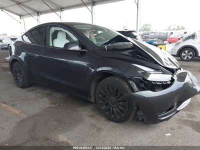 TESLA MODEL Y 2025